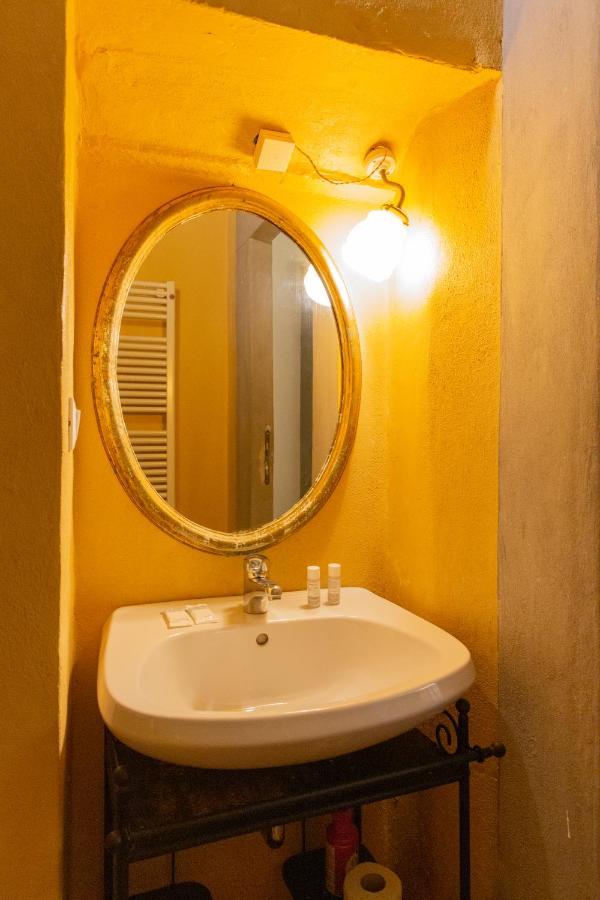Comfy Apartment Near Palazzo Pitti Florence Luaran gambar